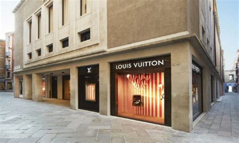 fabbrica louis vuitton incisa